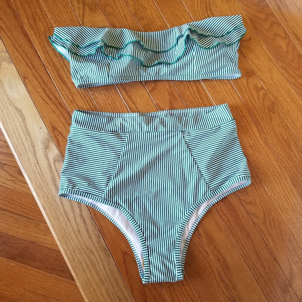 Strapless bathing suit